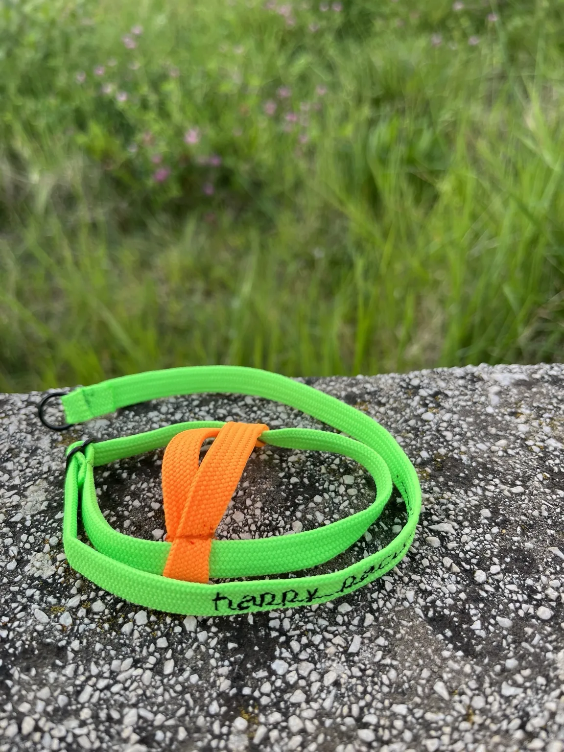 Pettorina verde e arancio